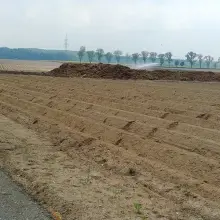 Zobacz zdjęcie: Kupa gnoju straszy przy ścieżce rowerowej
