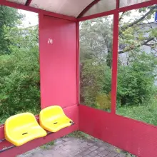 Zobacz zdjęcie: Zniszczone wiaty przystankowe