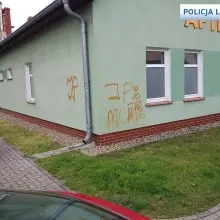 Zobacz zdjęcie: Pijani nastolatkowie zniszczyli figurę Matki Boskiej, podpalili kontener na śmieci
