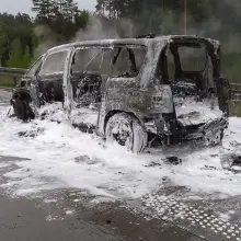 Zobacz zdjęcie: Renault doszczętnie spłonął na autostradzie
