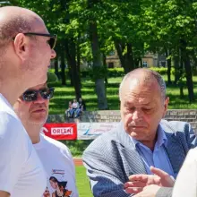 Zobacz zdjęcie: Mistrz olimpijski Szymon Ziółkowski na zawodach w Bolesławcu