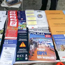 Zobacz zdjęcie: Policjanci promowali ceramikę, bezpieczeństwo i lokalne samorządy we Wrocławiu