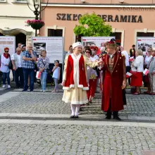 Zobacz zdjęcie: 200 osób zatańczyło poloneza na bolesławieckim rynku