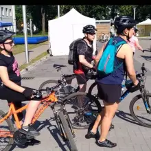 Zobacz zdjęcie: Rowerzyści w czasie 8 Rundki z Powiatem Bolesławieckim
