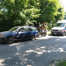 Zobacz zdjęcie: Zderzenie dwóch pojazdów na Spokojnej. Motocyklista ranny
