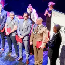 Zobacz zdjęcie: Pancerny krwiodawca por. Łukasz Stelmasiak doceniony przez ministra zdrowia