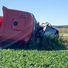 Zobacz zdjęcie: Śmiertelny wypadek pod Zgorzelcem. Kierowca osobówki zginął na miejscu