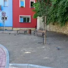 Zobacz zdjęcie: Kościelna: nowy wygląd podwórka przy murach obronnych