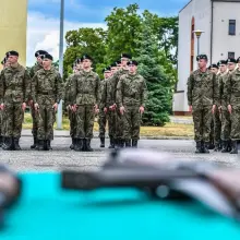 Zobacz zdjęcie: Studenci dostali broń