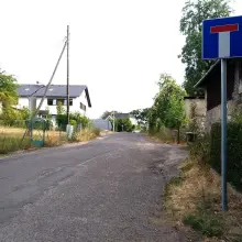 Zobacz zdjęcie: Znaki na pętli autobusowej przy ulicach Kosiby/Kresów II RP