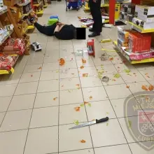 Zobacz zdjęcie: Nożownik w markecie