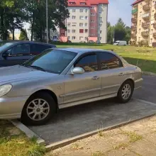 Zobacz zdjęcie: Porzucone auto po napadzie w Gryfowie Śląskim