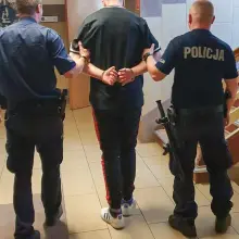 Zobacz zdjęcie: Paserzy i złodziej w rękach policji
