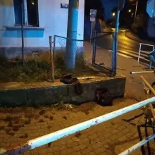 Zobacz zdjęcie: Wypadek na ul. Widok, dwie osoby ranne. Kierowca uciekł z miejsca zdarzenia