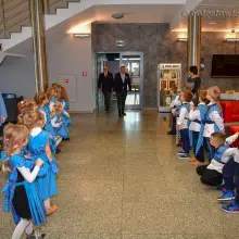 Zobacz zdjęcie: Nauczyciele i dyrektorzy miejskich szkół uhonorowani