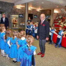 Zobacz zdjęcie: Nauczyciele i dyrektorzy miejskich szkół uhonorowani