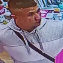 Zobacz zdjęcie: Sprawcy kradzieży. Poznajesz ich? Powiadom policję