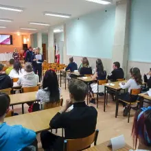 Zobacz zdjęcie: Uczennice „Budowlanki” najlepsze w konkursie wiedzy o policji