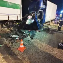 Zobacz zdjęcie: Tragedia na DK18: Kobieta zginęła, mężczyzna w ciężkim stanie