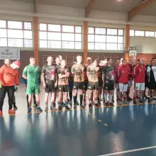 Zobacz zdjęcie: Mikołajkowy turniej halówki: strażacy z Legnicy najlepsi!