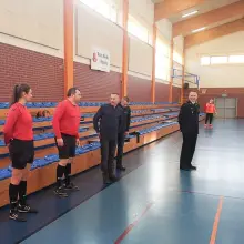 Zobacz zdjęcie: Mikołajkowy turniej halówki: strażacy z Legnicy najlepsi!