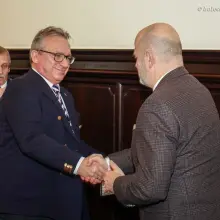 Zobacz zdjęcie: Podziękowali Kornelowi Filipowiczowi za kompetencje, wrażliwość i empatię