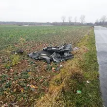 Zobacz zdjęcie: Śmiecie na polach niedaleko Łazisk