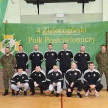 Zobacz zdjęcie: Koszykarze z 23 pułku artylerii na najwyższym stopniu podium