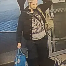 Zobacz zdjęcie: Jest podejrzewany o kradzież. Rozpoznajesz? Powiadom policję