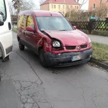 Zobacz zdjęcie: Audi i renault po zdarzeniu drogowym na ulicy Spokojnej w Bolesławcu