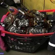 Zobacz zdjęcie: Towar ukradziony w wyniku włamań do sklepów sieci Dino w powiecie bolesławieckim i podejrzany o te czyny