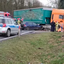 Zobacz zdjęcie: Auta po wypadku na ulicy Generała Nila w Bolesławcu