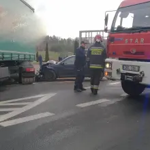 Zobacz zdjęcie: Auta po wypadku na ulicy Generała Nila w Bolesławcu