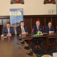 Zobacz zdjęcie: Podpisanie umowy na zakup dwóch autobusów elektrycznych marki Solaris dla Bolesławca