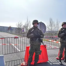 Zobacz zdjęcie: Żołnierze 23 Śląskiego Pułku Artylerii w Bolesławcu na polskich przejściach granicznych