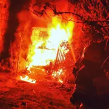 Zobacz zdjęcie: Akcja straży przy ulicy Kościelnej w Nowogrodźcu (powiat bolesławiecki)