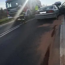 Zobacz zdjęcie: Zderzenie dwóch aut koło Tomaszowa Bolesławieckiego (gmina Warta Bol.)