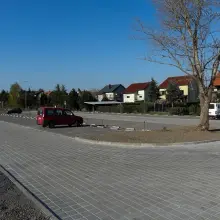 Zobacz zdjęcie: Osiedle Przylesie w Bolesławcu: parking koło kościoła gotowy