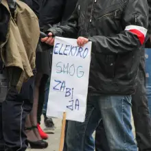 Zobacz zdjęcie: Protest przed jednostką wojskową w Bolesławcu przeciwko 5G
