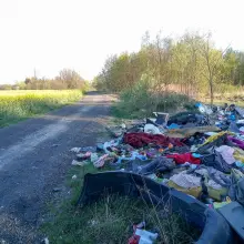 Zobacz zdjęcie: Dzikie wysypisko w Nowych Jaroszowicach (gmina Bolesławiec)