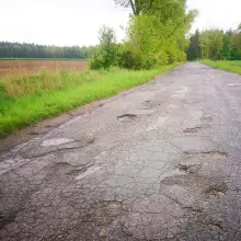 Zobacz zdjęcie: Dziurawa droga Ocice–Gościszów–Mściszów (powiat bolesławiecki–powiat lubański)