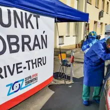 Zobacz zdjęcie: Badanie na koronawirusa dla zmotoryzowanych w szpitalu powiatowym w Bolesławcu