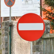 Zobacz zdjęcie: Zakaz wjazdu przy szpitalu powiatowym w Bolesławcu