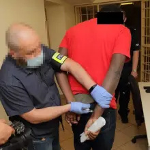 Zobacz zdjęcie: Oszuści z Nigerii zatrzymani przez straż graniczną i policję