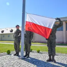 Zobacz zdjęcie: Apel z okazji Dnia Weterana Działań poza Granicami Państwa w 23 Śląskim Pułku Artylerii w Bolesławcu