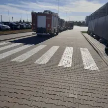 Zobacz zdjęcie: Akcja służb w strefie ekonomicznej w Osłej (gmina Gromadka, powiat bolesławiecki). Fałszywy alarm bombowy