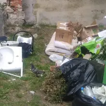 Zobacz zdjęcie: Śmieci przy ulicy Piaskowej w Bolesławcu
