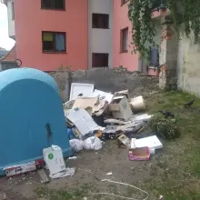 Zobacz zdjęcie: Śmieci przy ulicy Piaskowej w Bolesławcu