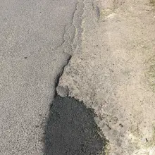 Zobacz zdjęcie: Łaty na drodze w Łaziskach