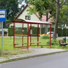 Zobacz zdjęcie: Zdemolowany przystanek przy ulicy Góralskiej w Bolesławcu